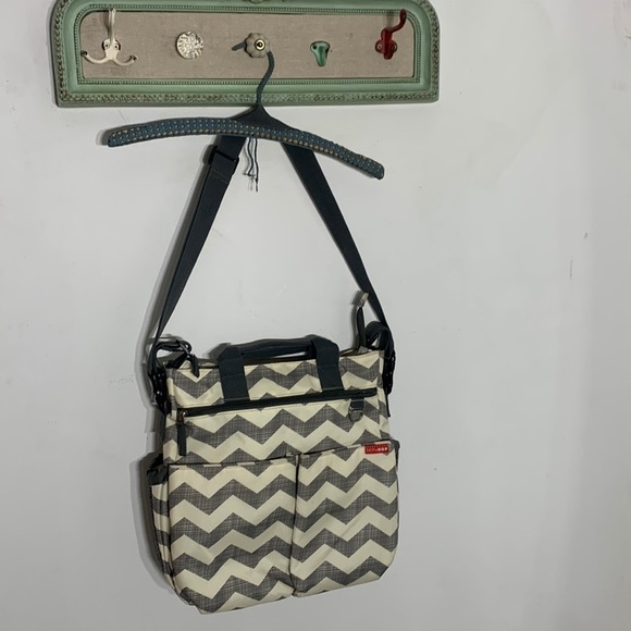 Skip Hop Duo Signature Diaper Bags grey neutral diaper bag - Picture 2 of 15